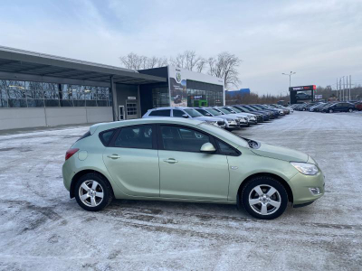 Opel Astra 1.4 Turbo MT (140 л. с.)