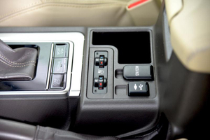 Toyota Land Cruiser Prado 4.0 AT (249 л.с.) 4WD Люкс Safety (7 мест) Автомобили с пробегом Шымкент  