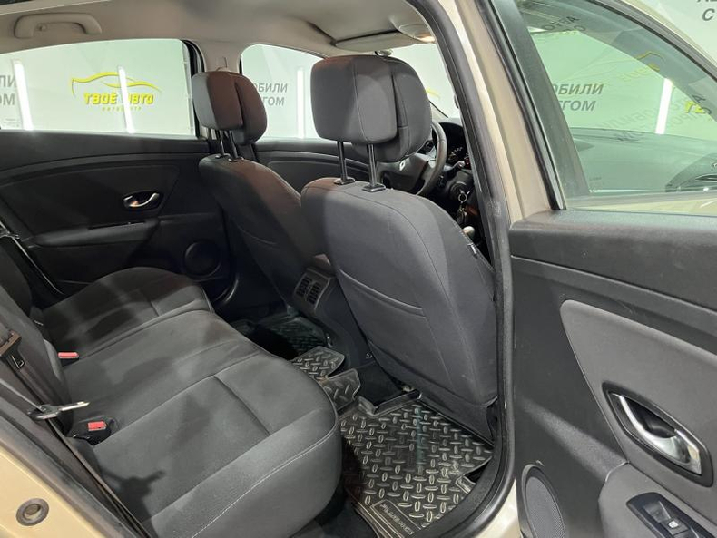 Renault 1.6 MT (110 л. с.) Expression Твоё авто (Йошкар-Ола)