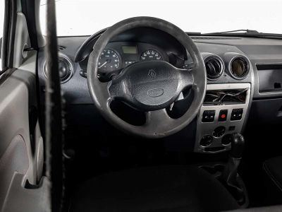 Renault Logan 1.6 MT (87 л. с.)