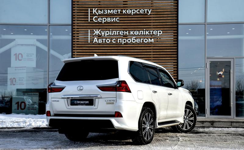 Lexus LX 570 5.7 AT (383 л.с.) 4WD Luxury 21+ Автомобили с пробегом Шымкент  