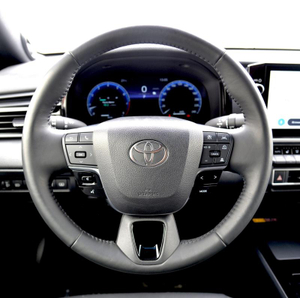 Toyota Camry 2.5 8AT FWD (204 л.с.) Люкс Автомобили с пробегом Шымкент  