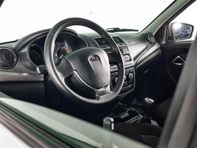 LADA Новая Granta седан 1.6 MT 16 кл (106 л. с.)