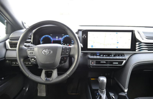 Toyota Camry 2.5 8AT FWD (204 л.с.) Люкс Автомобили с пробегом Шымкент  