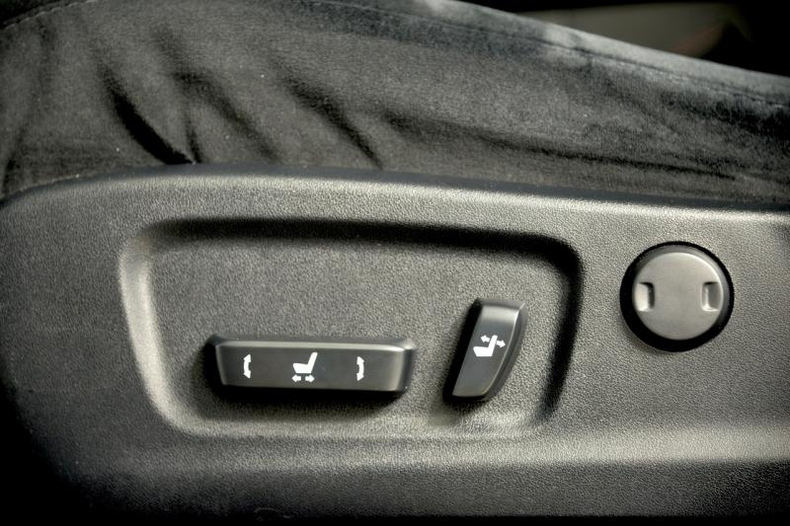 Lexus New RX 2.0 AT 4WD (238 л.с.) 300 Black Vision Автомобили с пробегом Шымкент  
