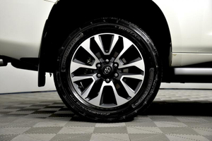 Toyota Land Cruiser Prado 4.0 AT 4WD (249 л.с.) Престиж Автомобили с пробегом Шымкент  