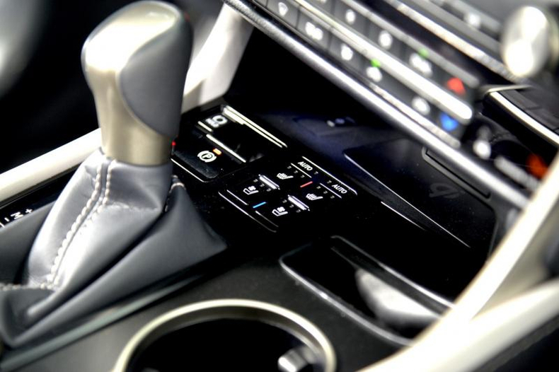 Lexus New RX 2.0 AT 4WD (238 л.с.) 300 Black Vision Автомобили с пробегом Шымкент  