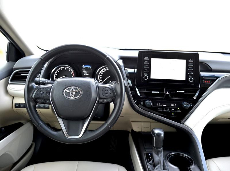 Toyota Camry 2.5 AT FWD (206 л.с.) Комфорт Автомобили с пробегом Шымкент  