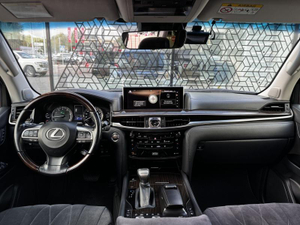 Lexus LX 570 5.7 AT (383 л.с.) 4WD Luxury 21+ <br>Тойота Центр Бишкек Бишкек