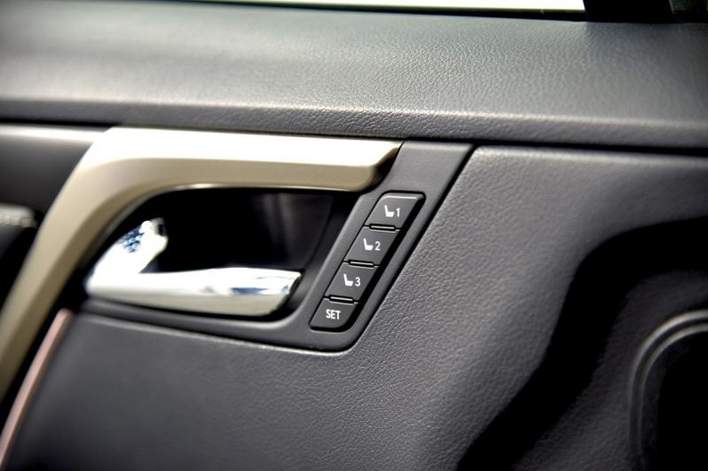 Lexus New RX 2.0 AT 4WD (238 л.с.) 300 Black Vision Автомобили с пробегом Шымкент  