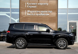 Toyota Land Cruiser 300 4.0 AT 4WD (275 л.с.) Люкс Автомобили с пробегом Шымкент  