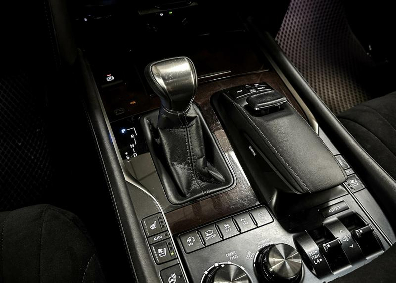 Lexus LX 570 5.7 AT (383 л.с.) 4WD Luxury 21+ ORBIS AUTO г. Алматы
