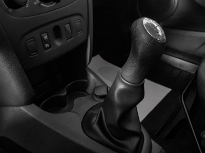 Renault Sandero Stepway 1.6 MT (82 л. с.)