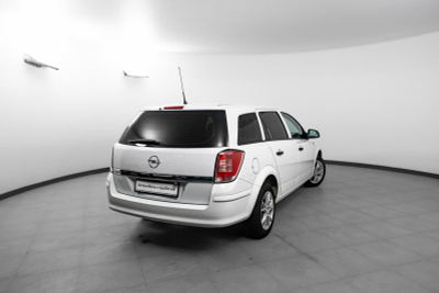 Opel Astra 1.6 MT (115 л. с.)