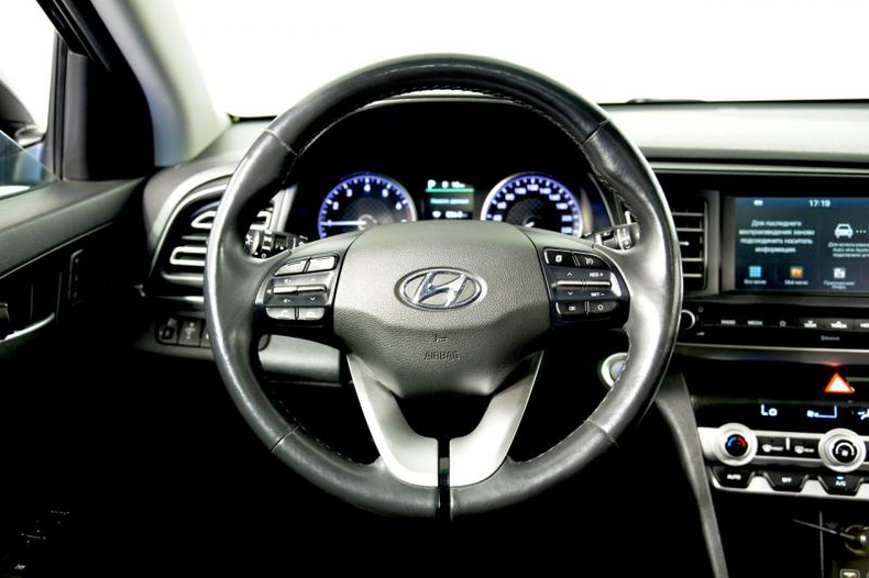 Hyundai Elantra 2.0 AT FWD (150 л.с.) Elegance + Пакет "High-Tech" (+Style) Автомобили с пробегом Шымкент  