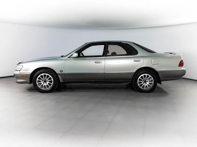 Toyota Vista 2.0 AT (140 л.с.)