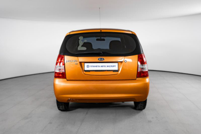 Kia Picanto 1.1 AT (65 л. с.)