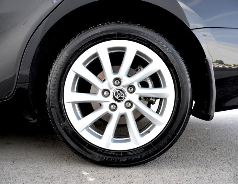Toyota Camry 2.5 AT FWD (181 л.с.) Элеганс B3 Автомобили с пробегом Шымкент  