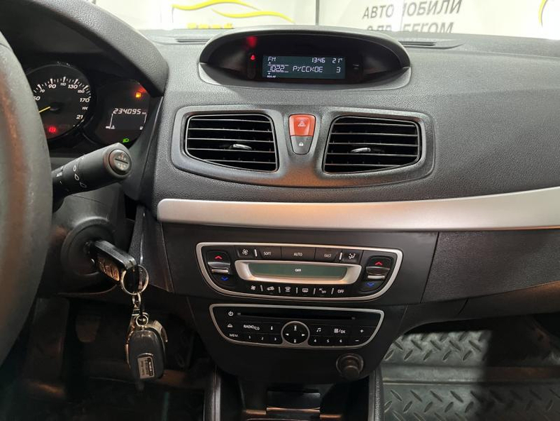 Renault 1.6 MT (110 л. с.) Expression Твоё авто (Йошкар-Ола)