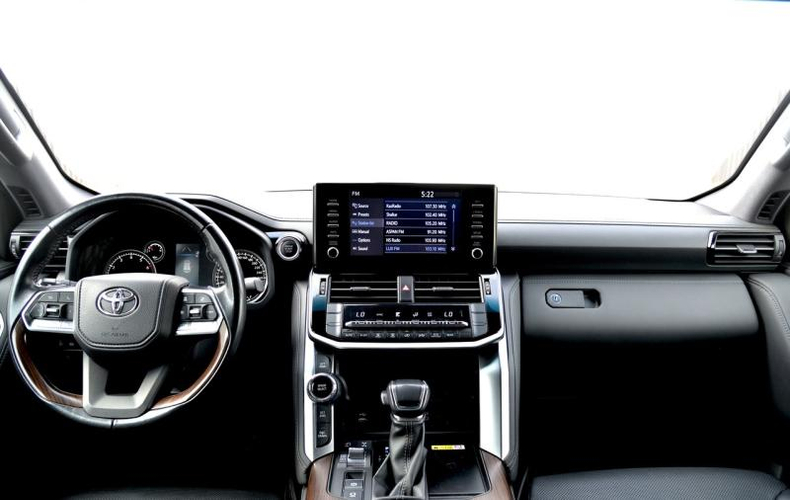 Toyota Land Cruiser 300 4.0 AT 4WD (275 л.с.) Люкс Автомобили с пробегом Шымкент  