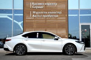 Toyota 2.5h eCVT FWD (230 л.с.) Люкс Автомобили с пробегом Шымкент  