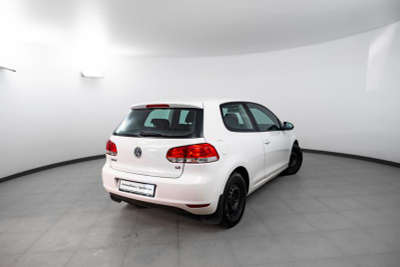 Volkswagen Golf 1.6 MT (102 л. с.)