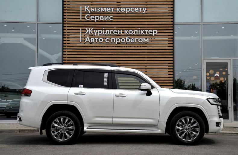 Toyota Land Cruiser 300 3.5 AT 4WD (415 л.с.) Премиум Автомобили с пробегом Шымкент  