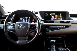 Lexus ES 2.5 AT FWD (200 л.с.) 250 Progressive 4B Автомобили с пробегом Шымкент  