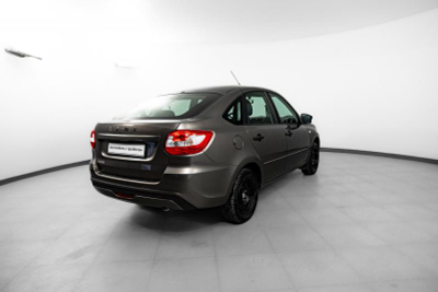 LADA Новая Granta хетчбэк 1.6 MT 8кл (87 л. с.)