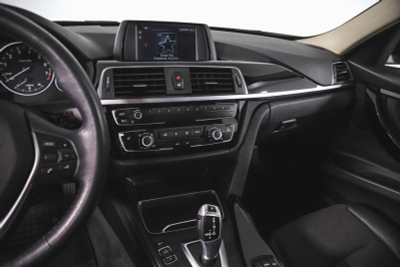 BMW 3 серия 320i AT (184 л. с.)