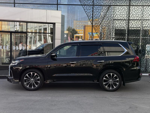 Lexus LX 570 5.7 AT (383 л.с.) 4WD Luxury 21+ <br>Тойота Центр Бишкек Бишкек