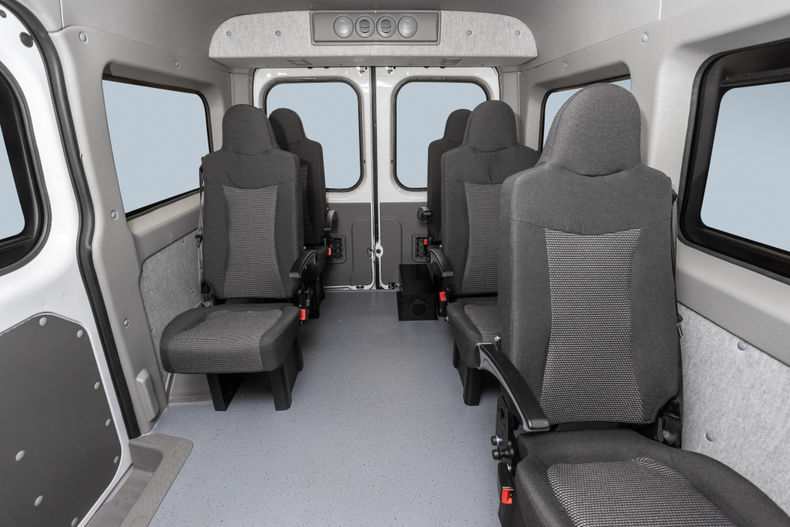 SOLLERS SF4 Остеклённый фургон 1.9 дизель 136 л.с. 3.5т L1 Короткая (L1) Сумотори Владивосток