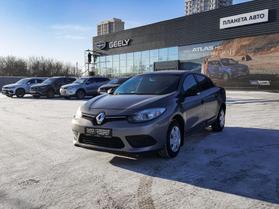 Renault Fluence 1.6 MT (110 л. с.)
