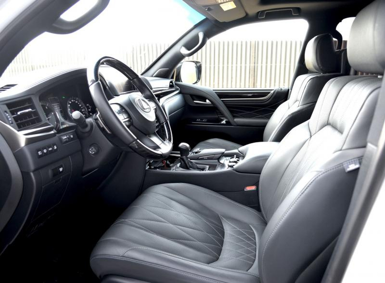 Lexus LX 5.7 AT 4WD (383 л.с.) 570 Black Vision 7 м QB Автомобили с пробегом Шымкент  