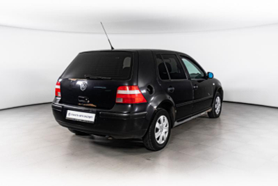 Volkswagen Golf 1.4 MT (75 л. с.)