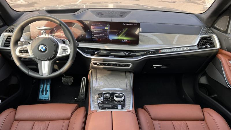 BMW X7 xDrive40i Steptronic (340 л.с.) Base <br>Тойота Центр Бишкек </br> Лексус Бишкек Бишкек