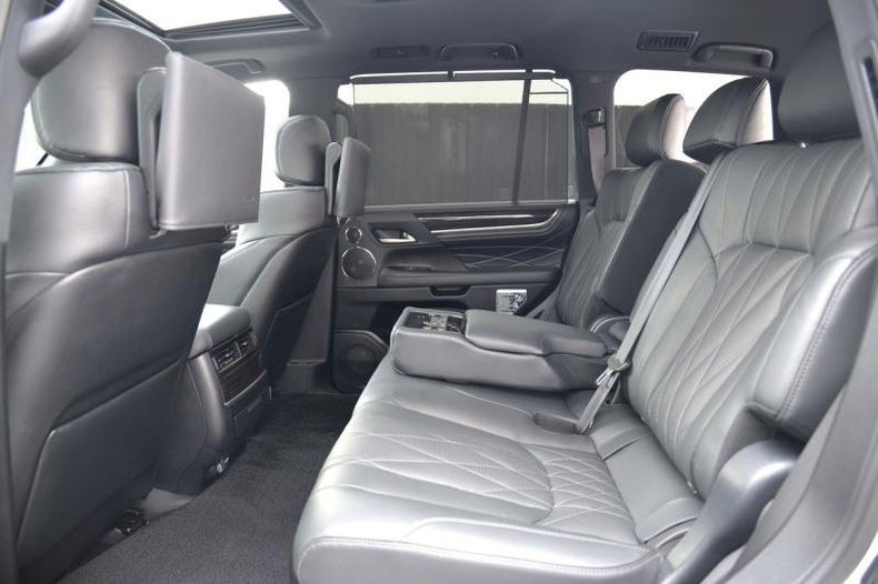 Lexus LX 5.7 AT 4WD (383 л.с.) 570 Black Vision II 5 м QB Автомобили с пробегом Шымкент  