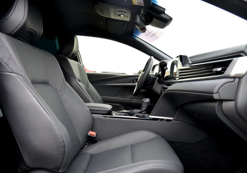 Toyota Camry 2.5 8AT FWD (204 л.с.) Люкс Автомобили с пробегом Шымкент  