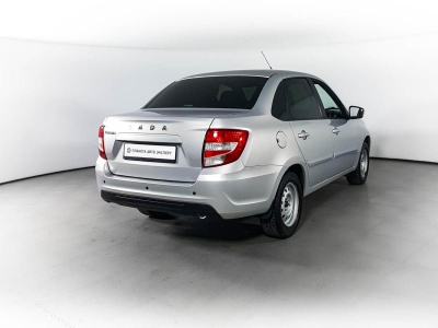 LADA Новая Granta седан 1.6 MT 16 кл (106 л. с.)