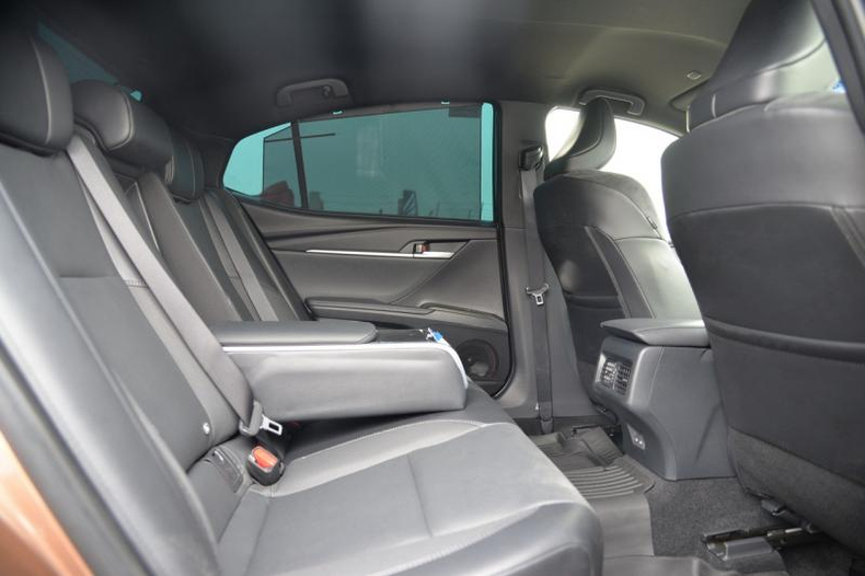 Toyota Camry 2.5 8AT FWD (204 л.с.) Люкс Автомобили с пробегом Шымкент  