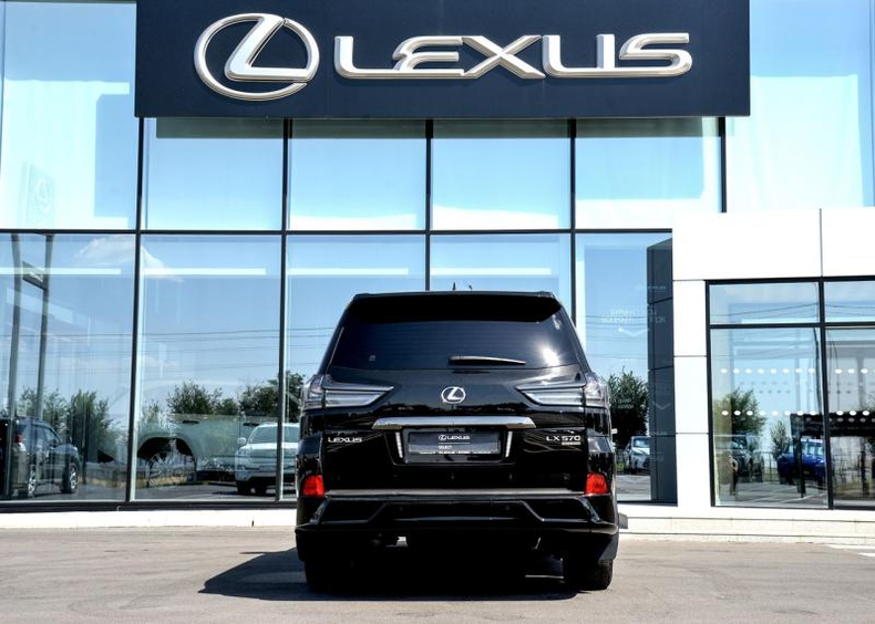 Lexus LX 570 5.7 AT (383 л.с.) 4WD Black Vision II+ 5 м JN Автомобили с пробегом Шымкент  