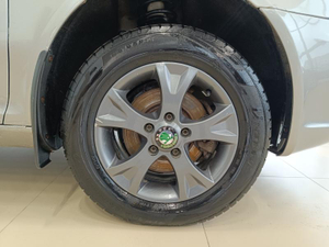 SKODA 1.6 MPI MT (102 л. с.) Ambition Твоё авто (Киров)