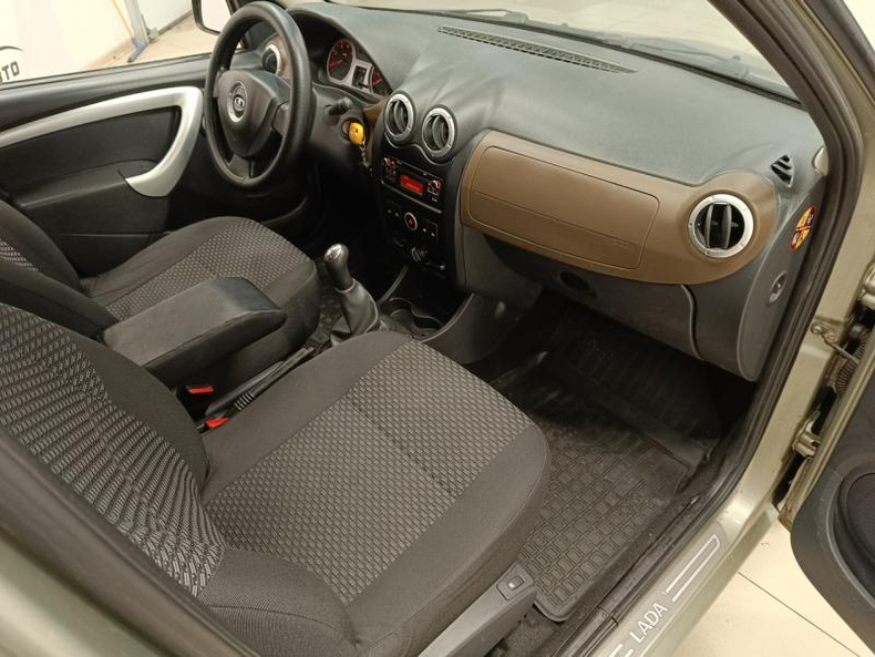 LADA Largus универсал 1.6 MT 16 кл (102 л.с.) 5 мест Luxe 5мест Твоё авто (Киров)