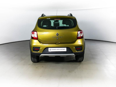Renault Sandero Stepway 1.6 MT (82 л. с.)