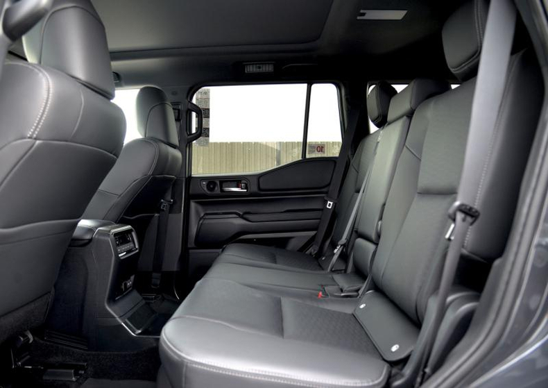 Toyota Land Cruiser Prado 2.4 AT 4WD (281 л.с.) Люкс+ 7 мест Автомобили с пробегом Шымкент  