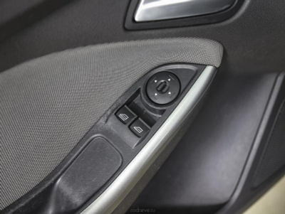 Ford Focus 1.6 MT (105 л. с.)