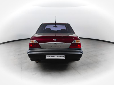 Daewoo Nexia 1.5 MT (80 л. с.)