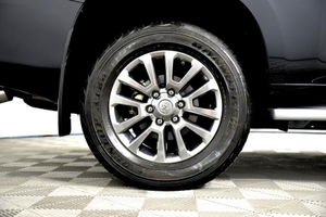 Toyota Land Cruiser Prado 4.0 AT (249 л.с.) 4WD Люкс Safety (7 мест) Автомобили с пробегом Шымкент  