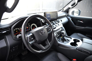 Toyota Land Cruiser 300 3.4 AT 4WD (415 л.с.) Премиум + Автомобили с пробегом Шымкент  