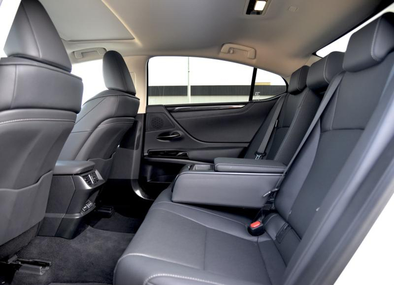 Lexus ES 250 AT (200 л.с.) Progressive Автомобили с пробегом Шымкент  